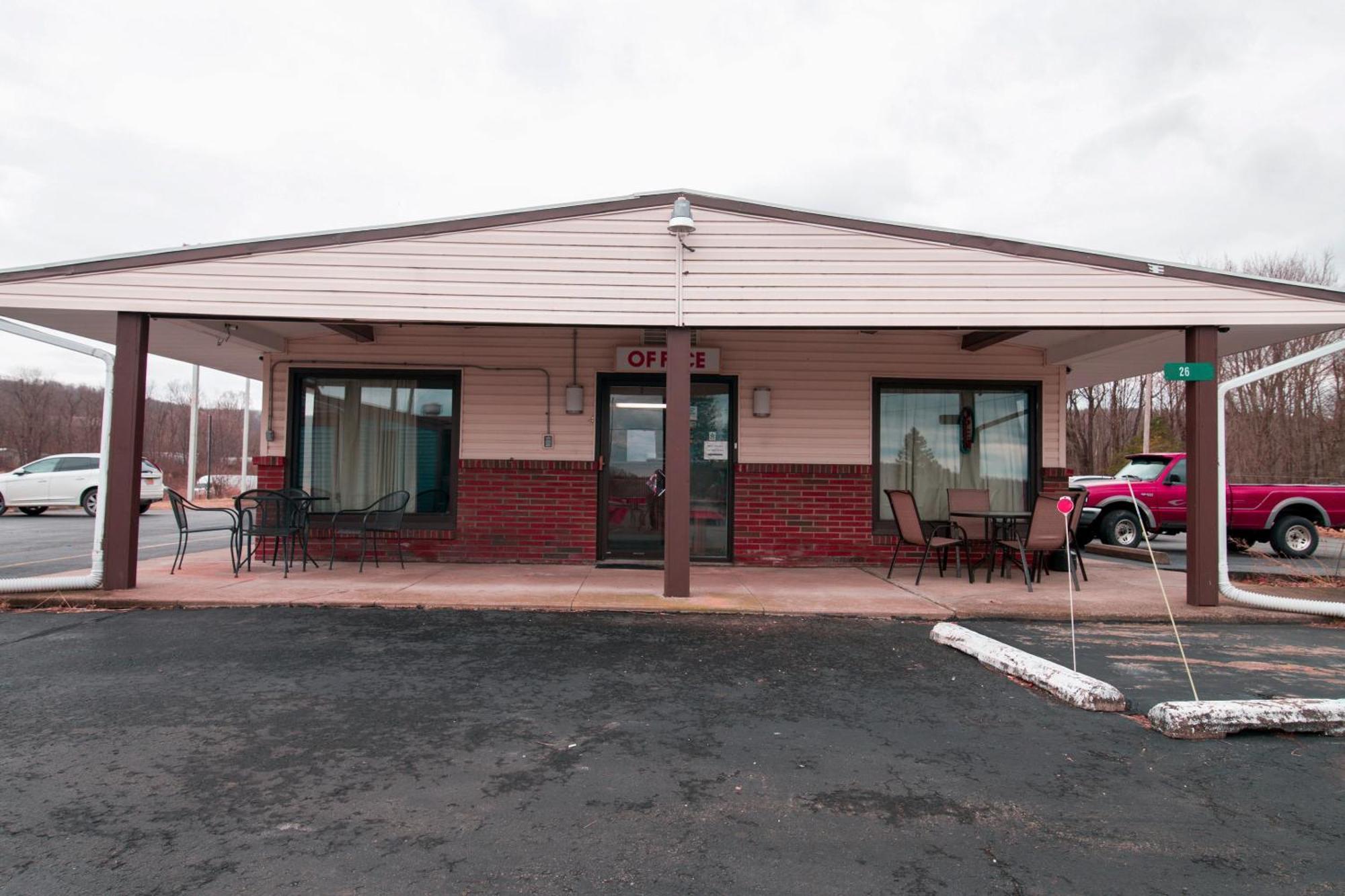 Oyo达尔顿pa I-81酒店 Craig 外观 照片